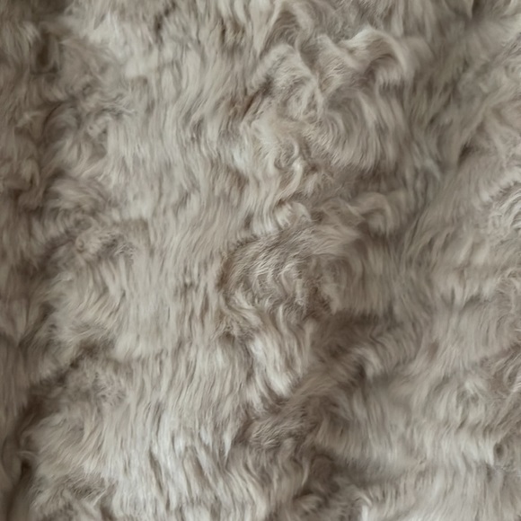 Forever 21 Faux Fur Vest size S - Picture 2 of 7